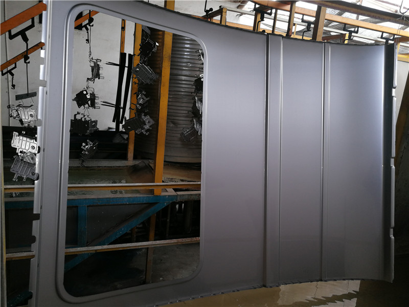 5汽(qi)車殼(ke)體電(dian)泳噴(pen)淋陶(tao)化