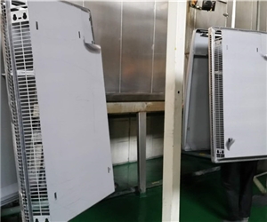 鋅(xin)鐵合(he)金噴(pen)塑陶(tao)化